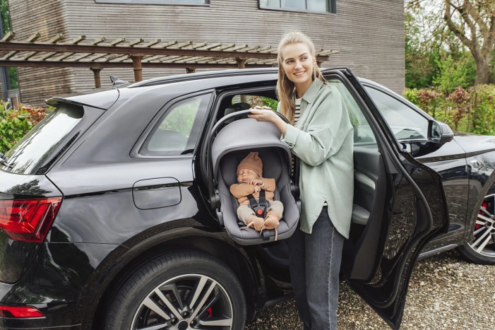 Britax R&ouml;mer Baby-Safe Core Space Black автокресло