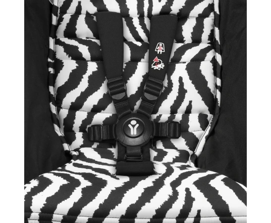 Прогулянкова коляска Stokke YOYO³ з 6 місяців Zebra (шасі Black)