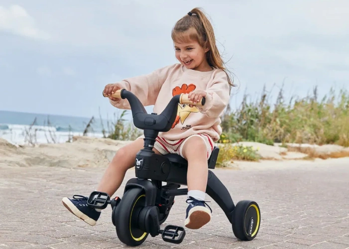 Купить Складной трехколесный велосипед Doona Liki Trike S5 Nitro black с доставкой по Украине | KIDSLINE-59 - изображение