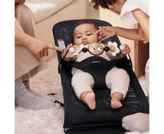 Дуга с играшками до шезлонгу-качалки BabyBjörn - Черно-белый