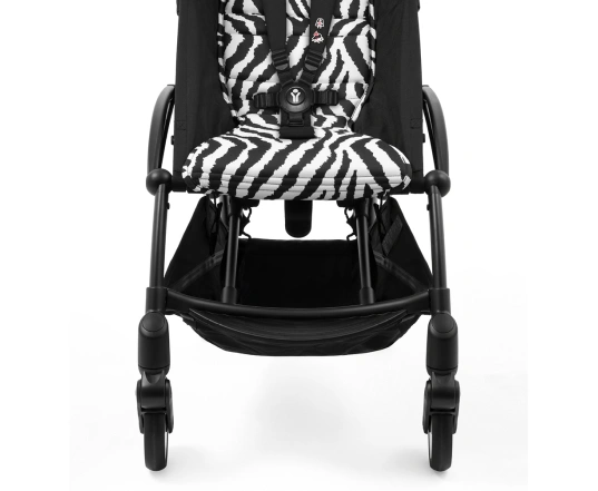 Прогулянкова коляска Stokke YOYO³ з 6 місяців Zebra (шасі Black)
