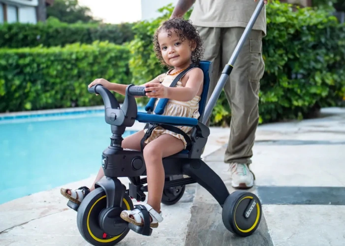 Купить Складной трехколесный велосипед Doona Liki Trike S5 Nitro black с доставкой по Украине | KIDSLINE-58 - изображение
