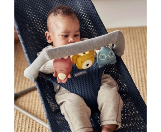 Дуга з мягкими играшками до шезлонгу-качалке BabyBjörn - 3D Jersey