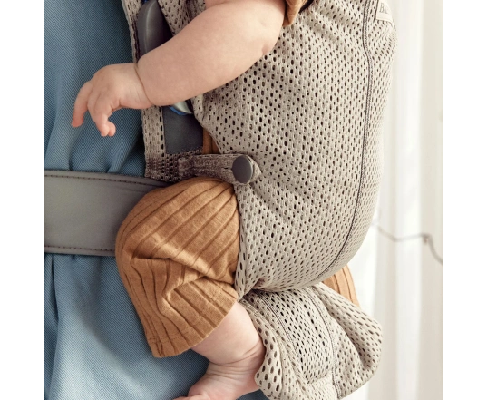 Рюкзак-кенгуру Bebé Mini BabyBjörn (тканина сітка) - Сірий/Беж