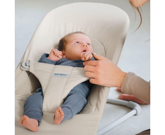 Крісло-шезлонг Balance Soft BabyBjörn (тканина бавовна) -  сірий, світло беежвий