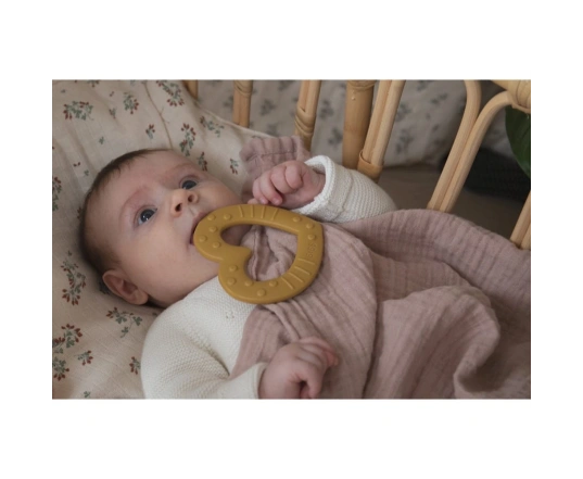 Іграшка - прорізувач BIBS Baby Bitie Heart Peach