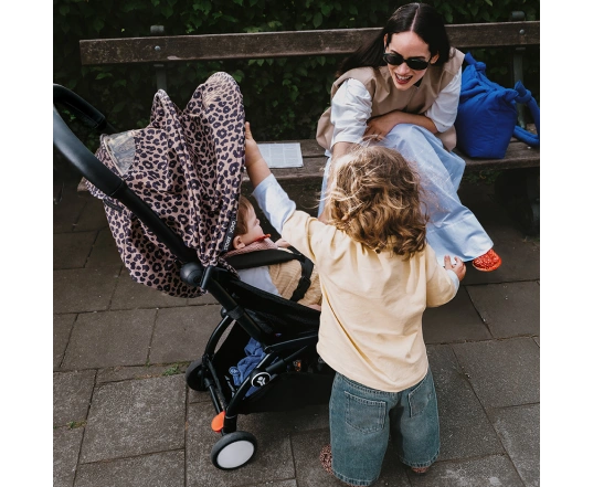 Прогулянкова коляска Stokke YOYO³ з 6 місяців Leopard (шасі Black)