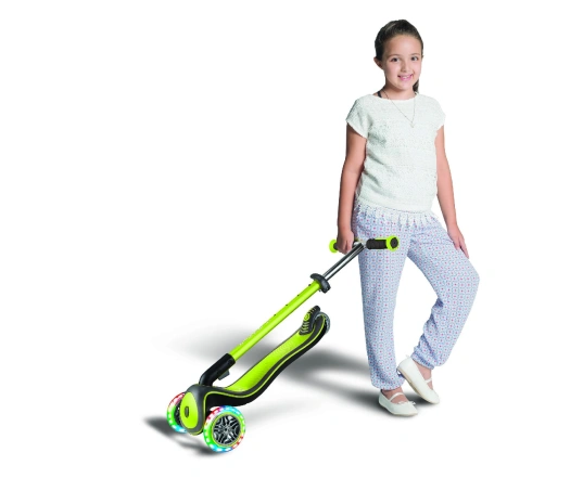 Самокат GLOBBER серії ELITE DELUXE зелений, колеса з підсвіткою, 50кг, 3+, 3 колеса