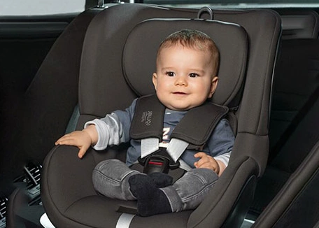 Britax-Romer Dualfix M Plus — поворотне автокрісло (61–105 см)-36 - зображення