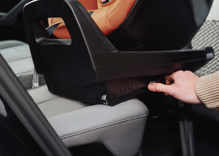Крепления ISOFIX Britax R&ouml;mer Dualfix PRO M