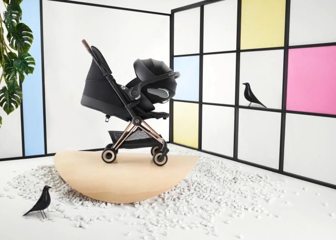 Cybex Coya Matt Black Peach Pink