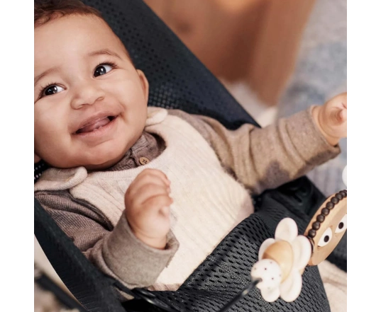Дуга с играшками до шезлонгу-качалки BabyBjörn - Черно-белый